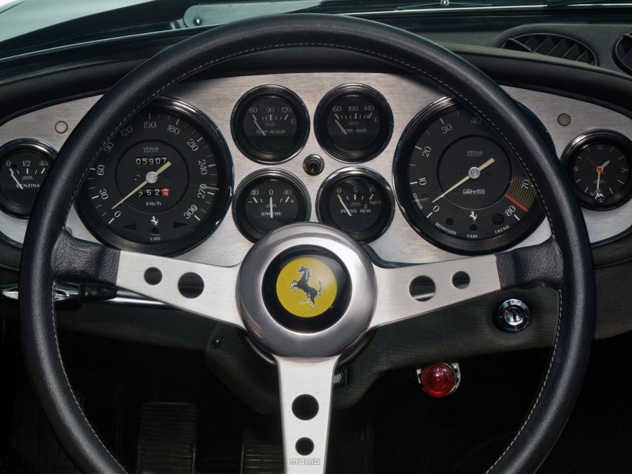  Ferrari 365 GTS/4 Daytona 1971 года  (фото 5 из 32)